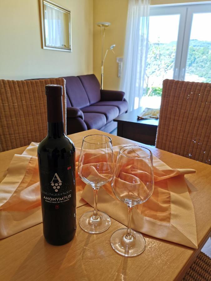 Weingut Amlinger&Sohn Apartment Neef Ngoại thất bức ảnh