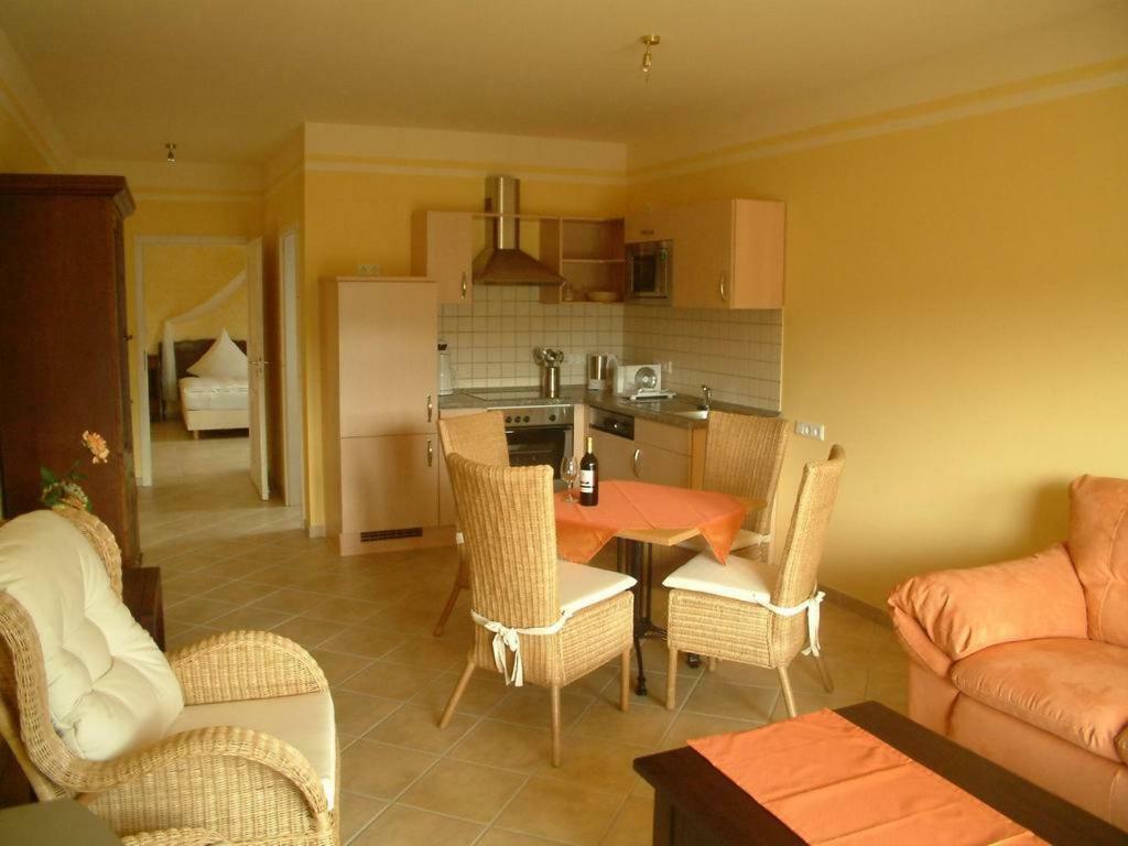 Weingut Amlinger&Sohn Apartment Neef Ngoại thất bức ảnh